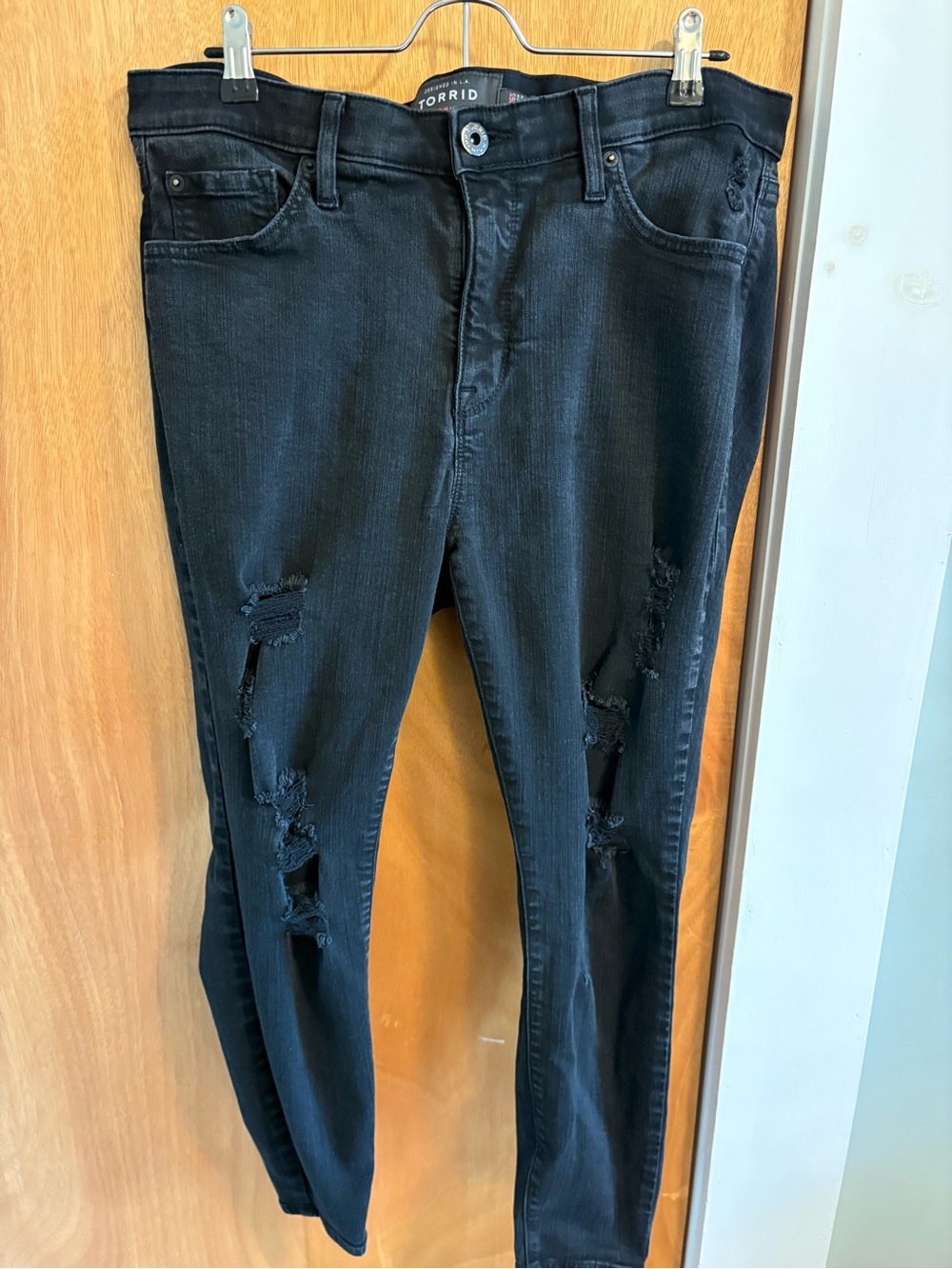 Torrid Black Distressed Sky High Skinny Jeans Size 16s